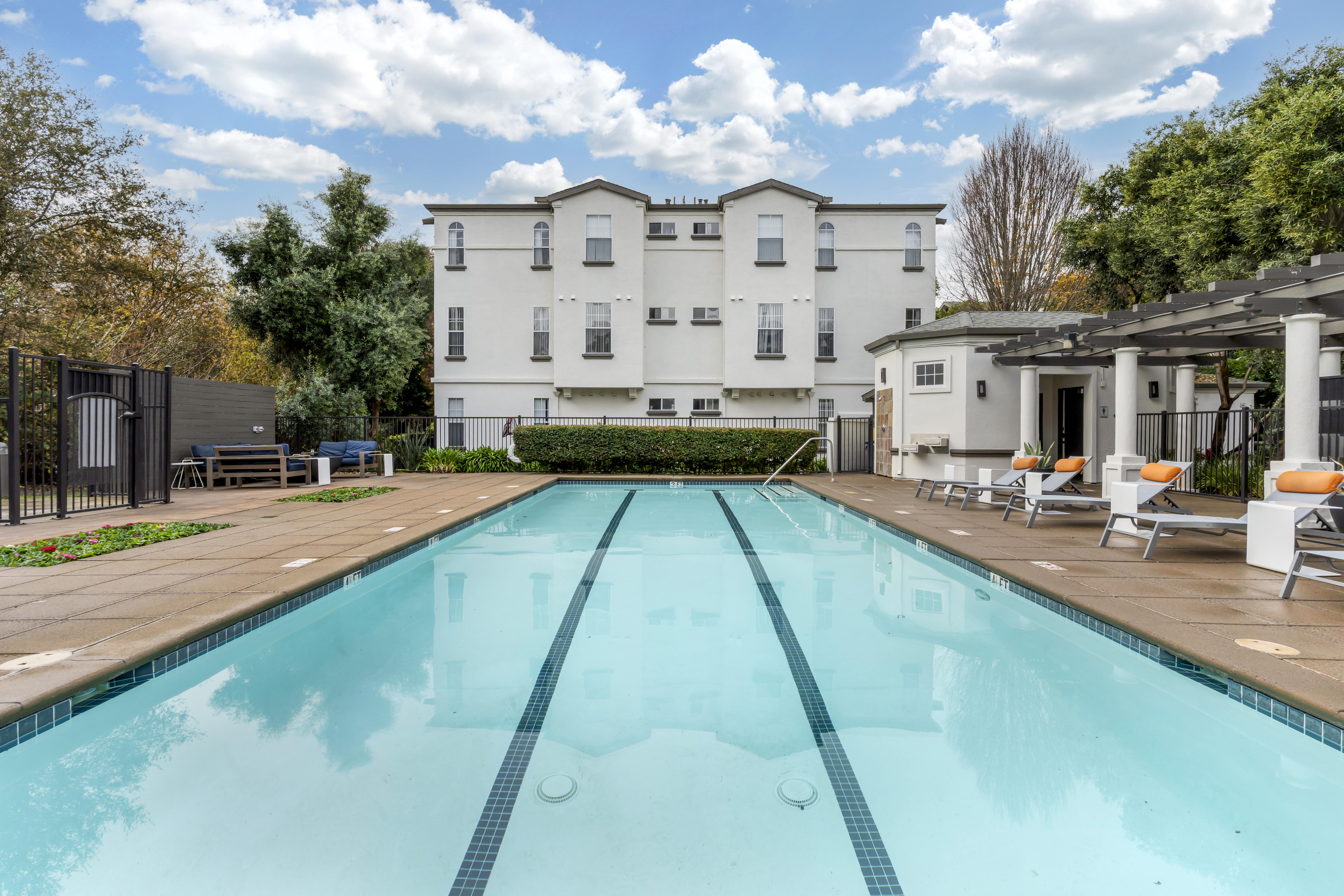 Renaissance Apartment Homes photo 4